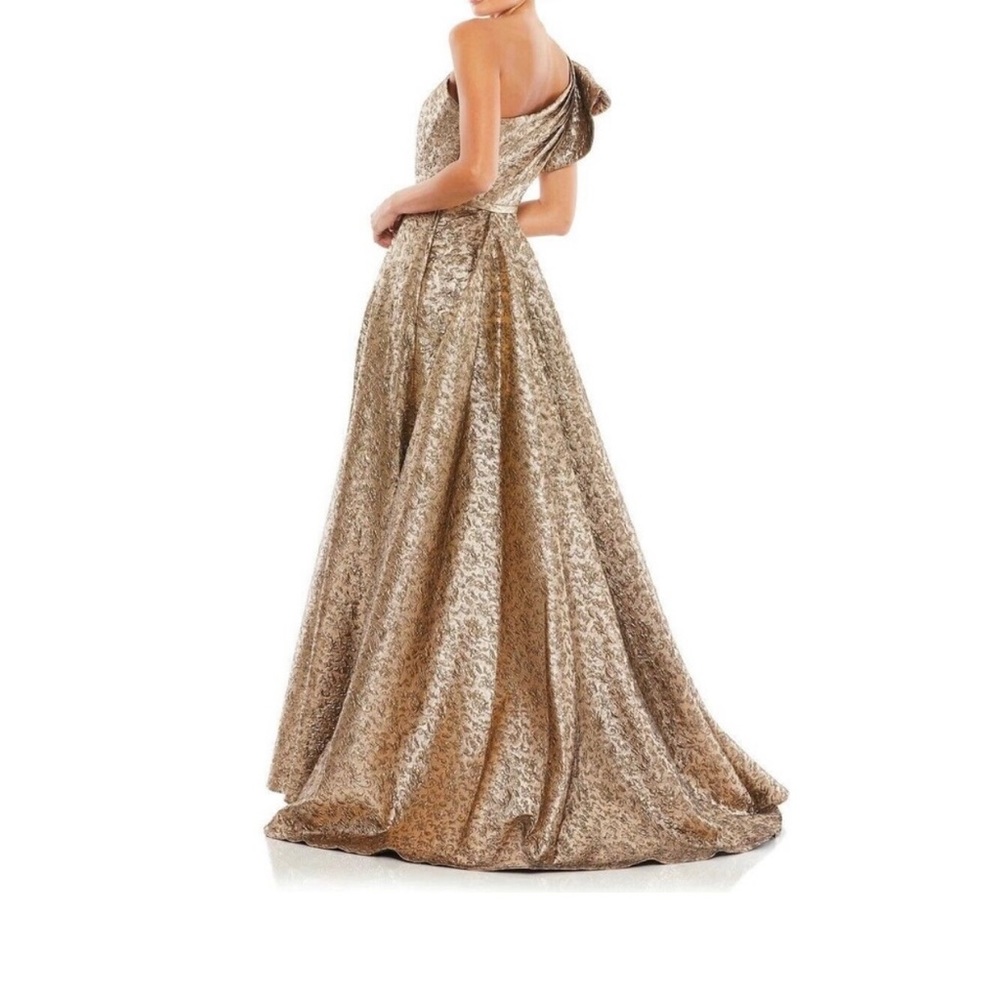 EUC MacDuggal Beautiful Gold One shoulder gown,with sleeve detail,back drape hem
